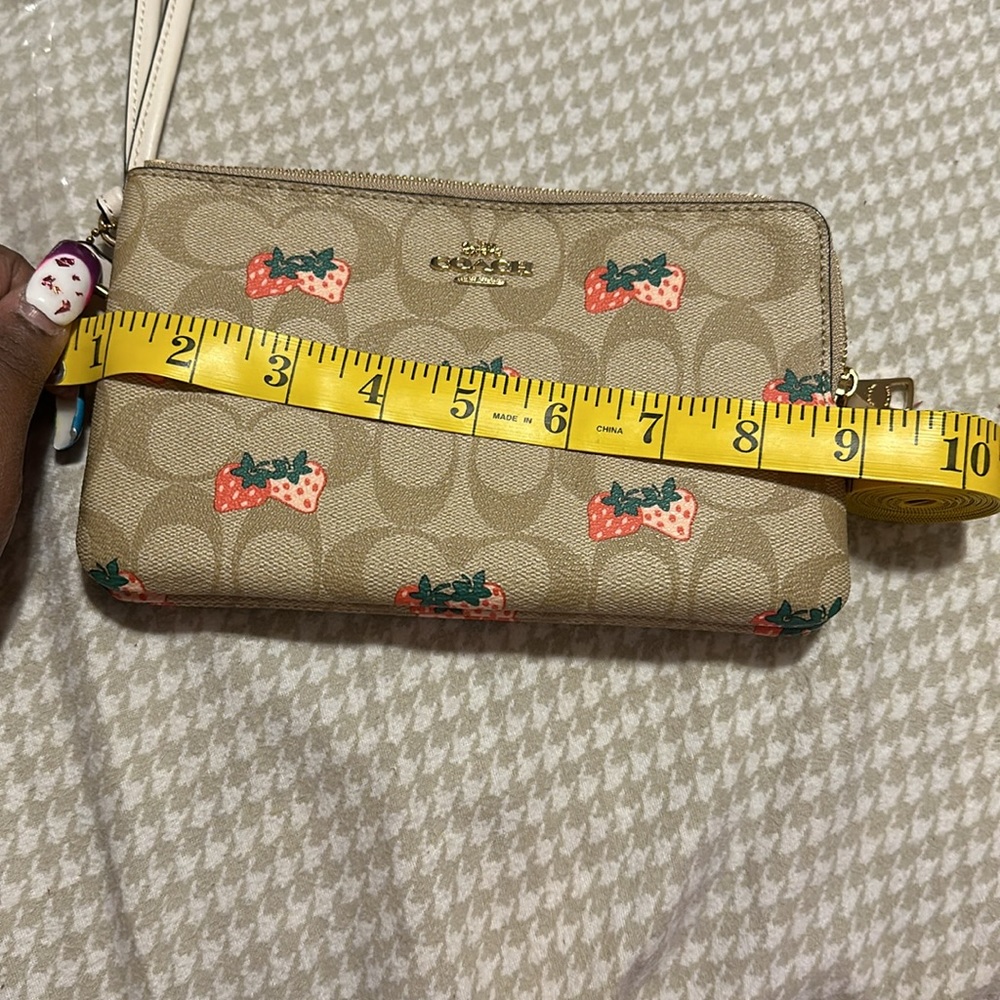 Tan multi colored wallet wristlet used once - Picture 9 of 12